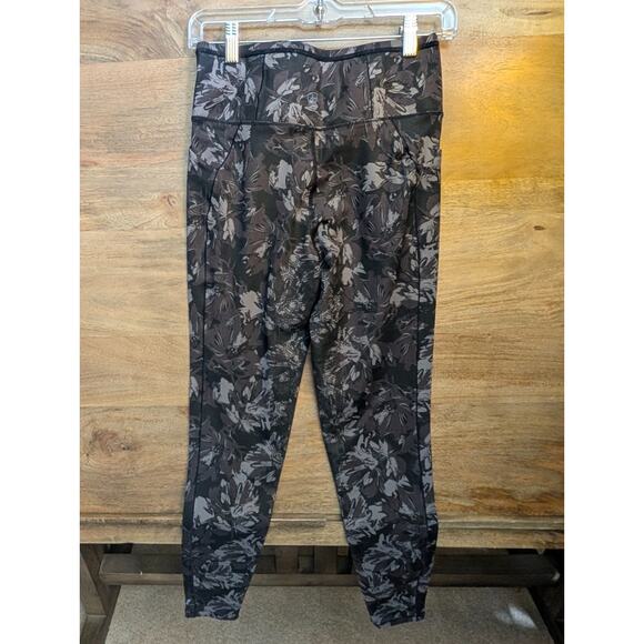 Ariat Tek Half Grip Tights Womens Small Black Flower Skinny Leg High Waist NWT - Picture 2 of 3